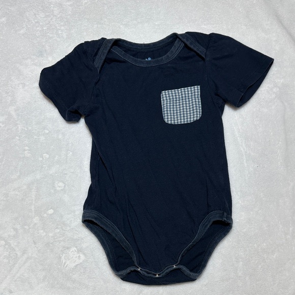 EUC The Beaufort Bonnet Co. nautical shorts & Blue Rooster pocket onesie 12/18mo - Picture 5 of 7